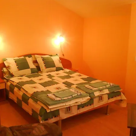Aleks Guest house 2*